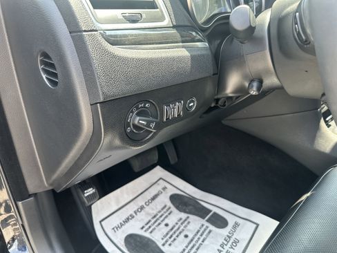 New 2023 Chrysler 300 Touring L w/ Popular Equipment Group image 31