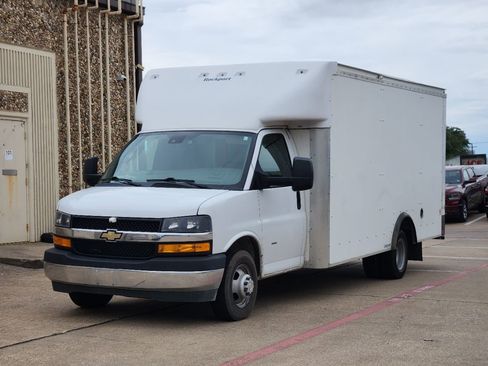 Used 2022 Chevrolet Express 3500 w/ Power Convenience Package RWD image 3