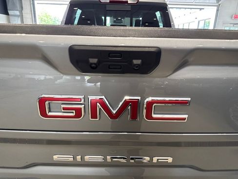 Used 2025 GMC Sierra 1500 AT4 w/ AT4 Premium Package AWD/4WD image 9