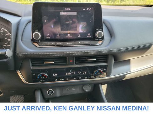 Certified 2023 Nissan Rogue SV w/ SV Premium B Package AWD/4WD image 10