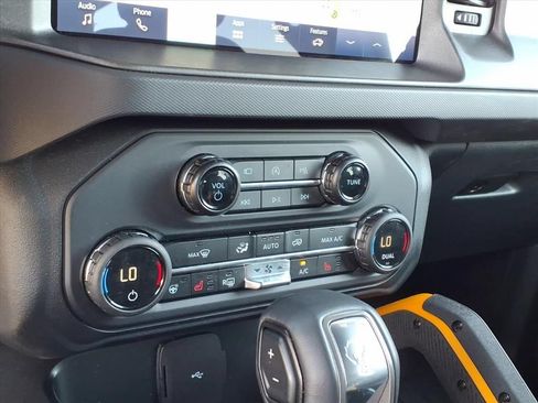 Used 2024 Ford Bronco Badlands AWD/4WD image 6