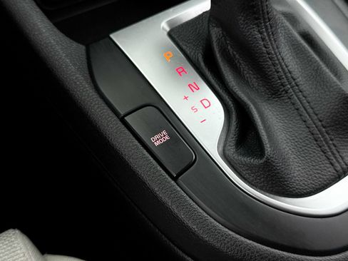 Used 2022 Kia Forte LXS FWD image 7