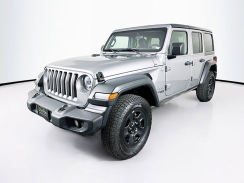 Used 2018 Jeep Wrangler Unlimited Sport image 3