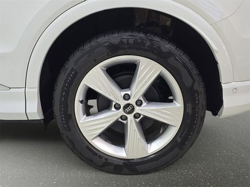 Certified 2024 Audi Q4 e-tron Prestige image 36