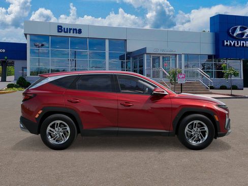 New 2026 Hyundai Tucson SE image 7