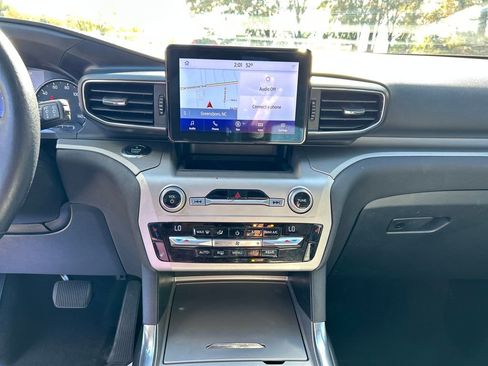 Used 2021 Ford Explorer XLT w/ Equipment Group 202A image 19