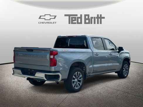 Used 2024 Chevrolet Silverado 1500 LT AWD/4WD image 4
