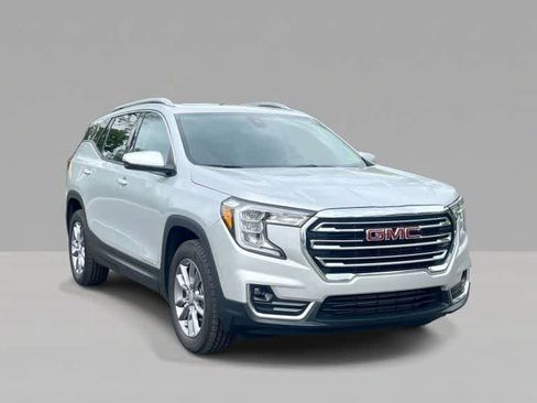 Used 2022 GMC Terrain SLT w/ Infotainment Package II AWD/4WD image 3