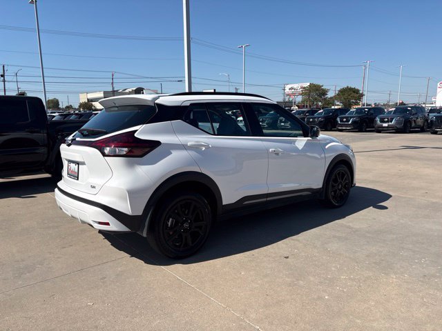 Used 2024 Nissan Kicks SR w/ SR Premium Package FWD image 3