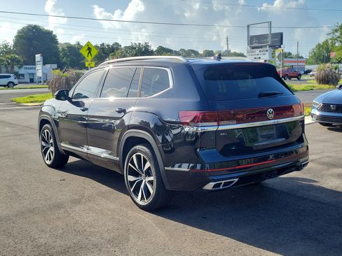 Used 2024 Volkswagen Atlas SEL Premium R-Line AWD/4WD image 4
