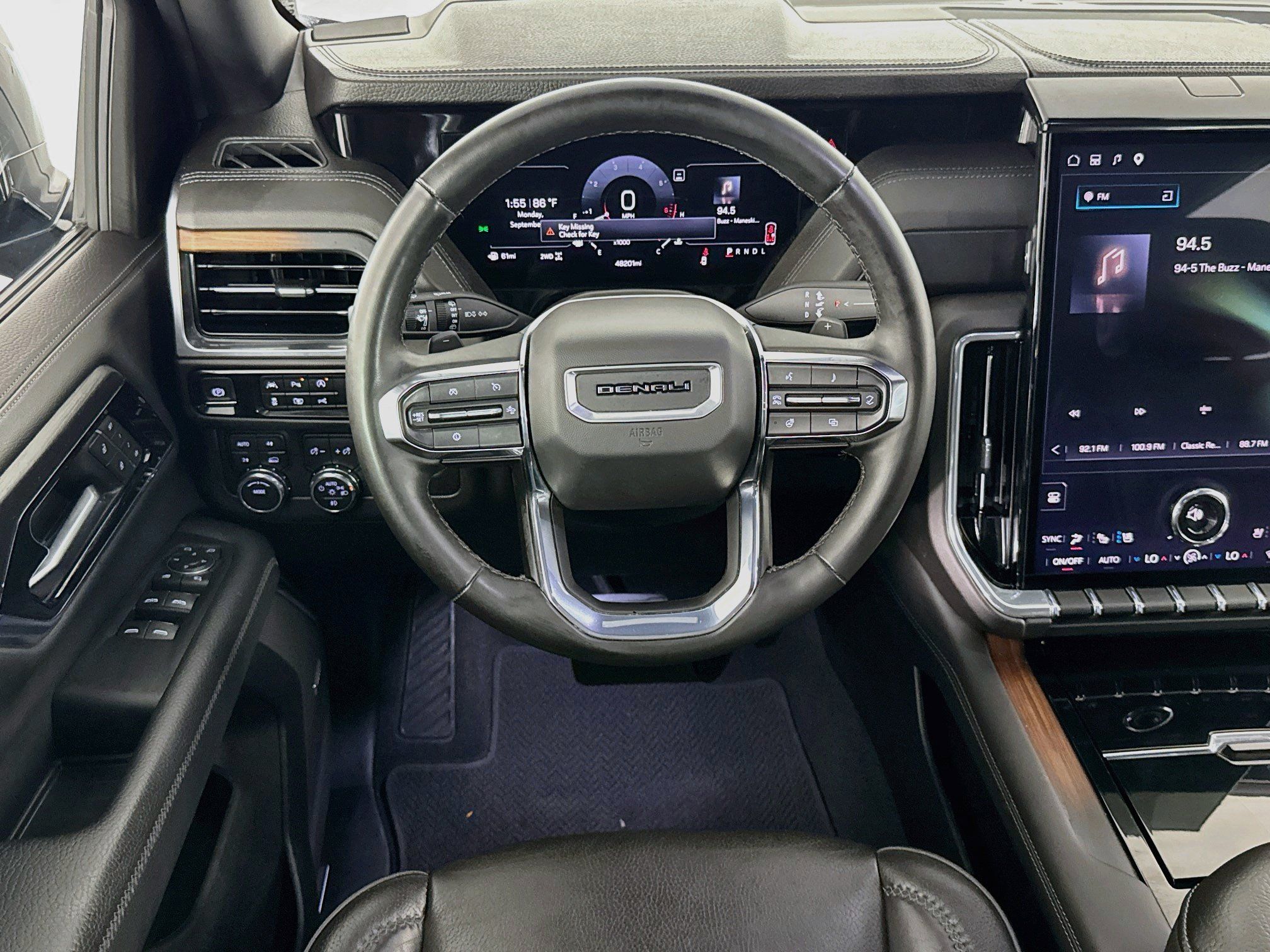 Used 2025 GMC Yukon Denali AWD/4WD image 15