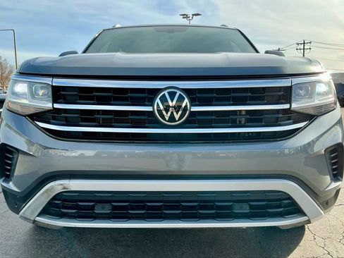 Used 2020 Volkswagen Atlas Cross Sport SE w/ Towing Package image 9