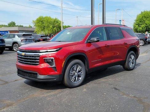 New 2026 Chevrolet Traverse LT w/ Driver Confidence Package AWD/4WD image 4