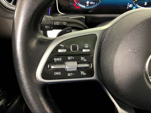 Used 2021 Mercedes-Benz GLB 250 4MATIC image 11