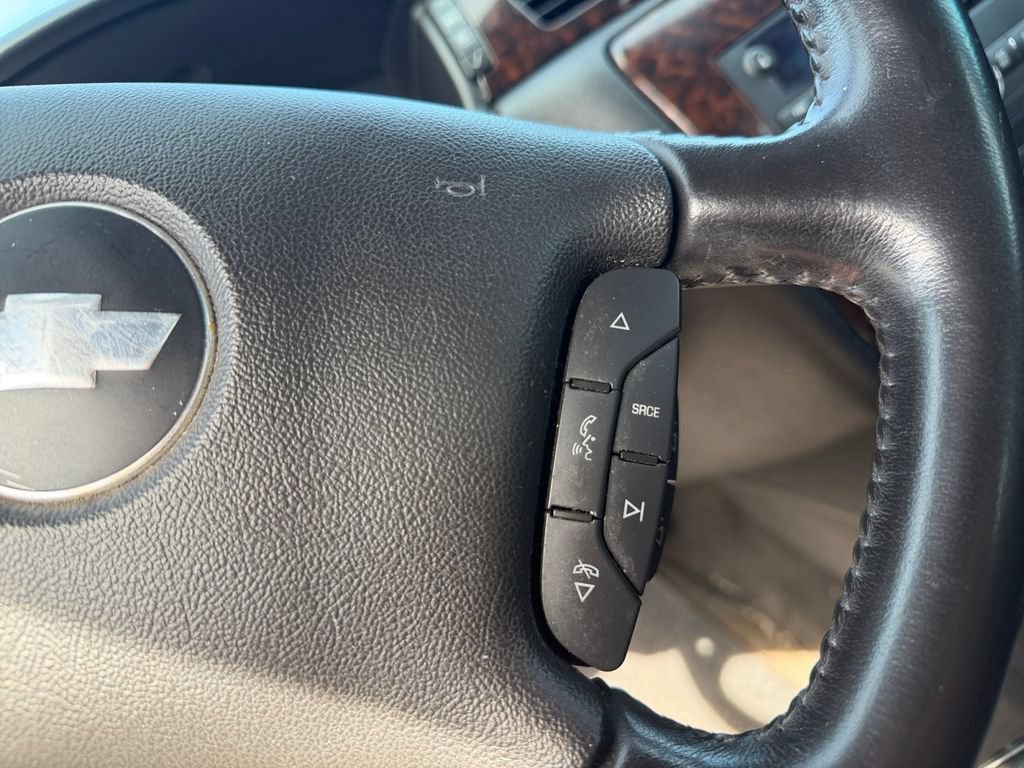 Used 2013 Chevrolet Impala LTZ FWD image 18