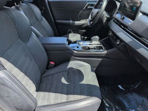 Used 2025 Mitsubishi Outlander SE FWD image 31