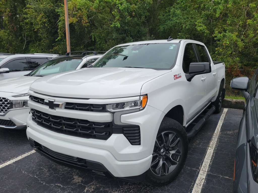 Used 2024 Chevrolet Silverado 1500 RST AWD/4WD image 3