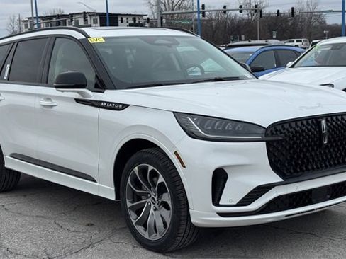 New 2026 Lincoln Aviator AWD w/ Jet Appearance Package image 2