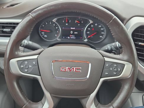 Used 2021 GMC Acadia SLT image 19