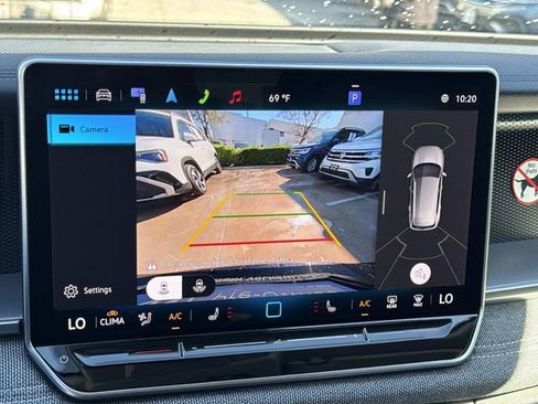 Used 2025 Volkswagen Tiguan S w/ 18" Wheel Package image 24