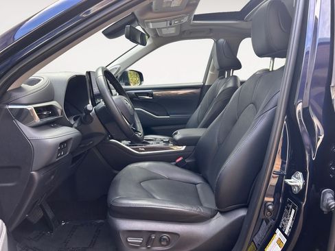 Used 2023 Toyota Highlander Limited AWD/4WD image 6