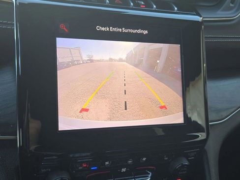 Used 2022 Jeep Grand Cherokee Overland image 11