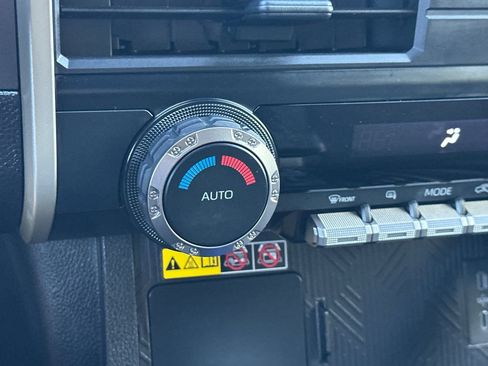 Certified 2025 Toyota Tacoma SR5 image 29