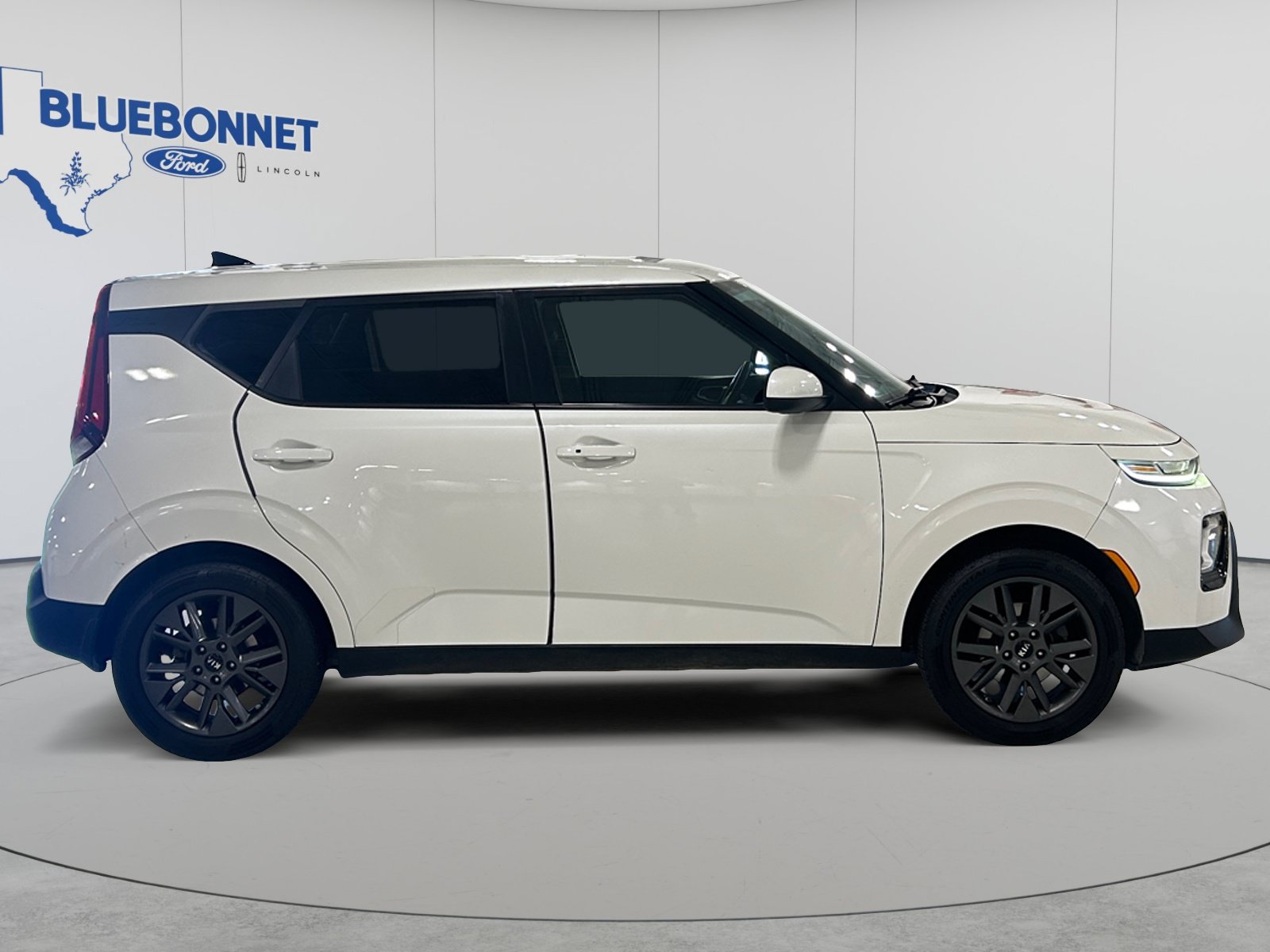 Used 2020 Kia Soul EX FWD image 4