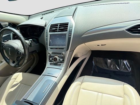 Used 2020 Lincoln MKZ FWD image 31
