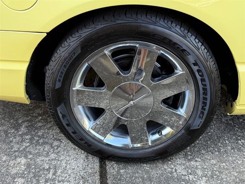 Used 2002 Ford Thunderbird image 41