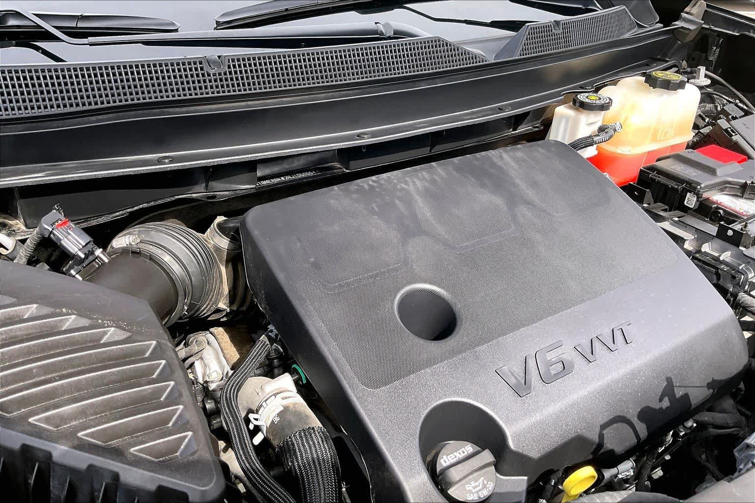 Used 2022 Chevrolet Traverse LT FWD image 31