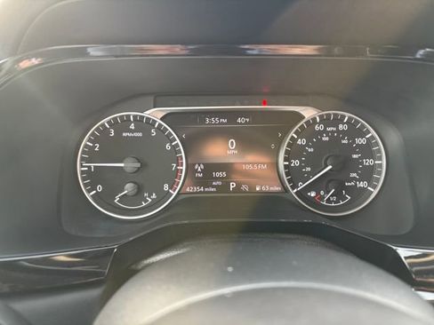 Used 2024 Nissan Pathfinder SV w/ SV Premium Package image 15