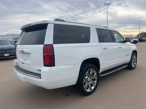Used 2017 Chevrolet Suburban Premier image 3
