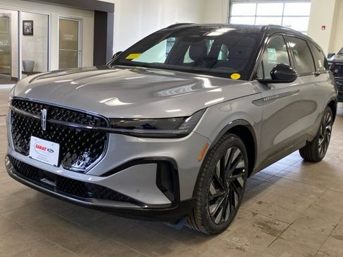 New 2025 Lincoln Nautilus Reserve w/ Jet Appearance Package image 4