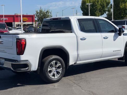 Used 2025 GMC Sierra 1500 SLT AWD/4WD image 3