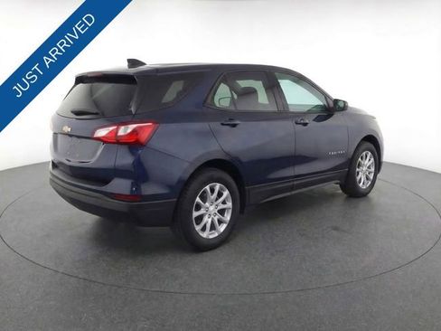 Used 2021 Chevrolet Equinox LS image 13