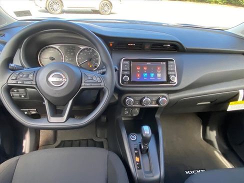 New 2025 Nissan Kicks S image 9