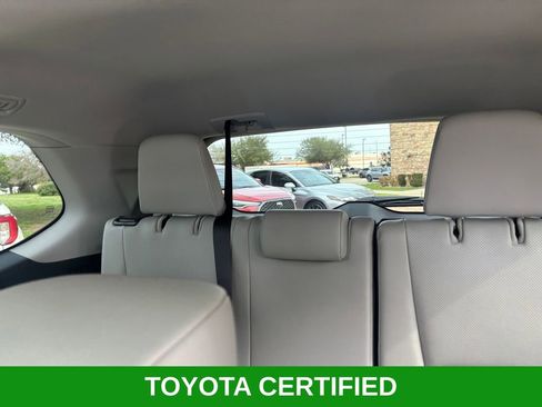 Used 2025 Toyota Grand Highlander FWD image 28