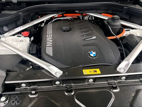 Used 2026 BMW X5 xDrive50e w/ Climate Comfort Package image 31