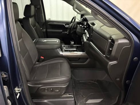 Used 2022 Chevrolet Silverado 1500 LTZ w/ LTZ Convenience Package II AWD/4WD image 25