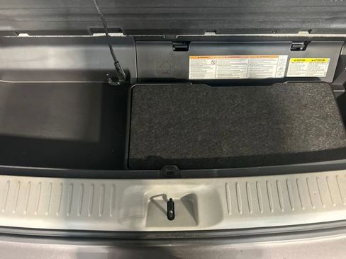 Used 2016 Toyota Highlander XLE FWD image 21