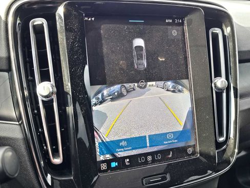 Used 2023 Volvo C40 P8 Recharge Ultimate image 25