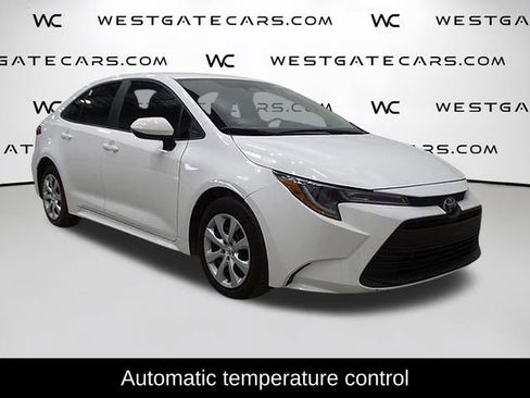 Used 2024 Toyota Corolla LE image 2