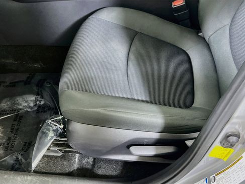 Used 2019 Toyota RAV4 LE w/ All Weather Liner Package AWD/4WD image 18