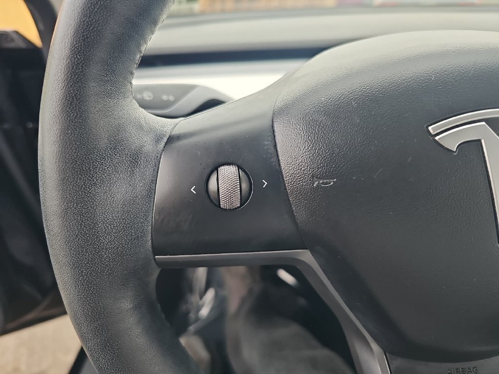 Used 2021 Tesla Model 3 Standard Range Plus RWD image 17