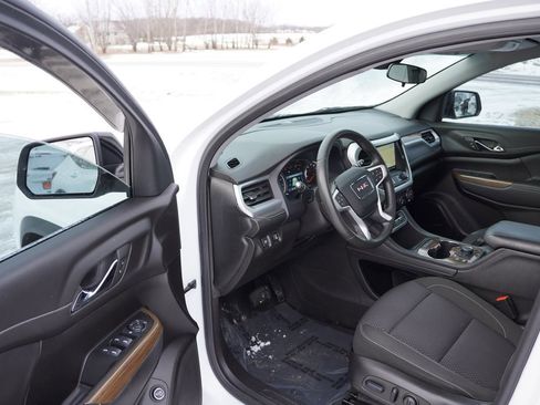 Certified 2023 GMC Acadia SLE image 14