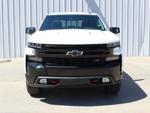 Used 2021 Chevrolet Silverado 1500 LT Trail Boss w/ Convenience Package II image 3