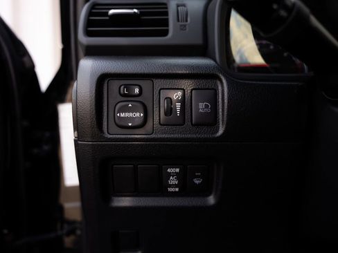 Used 2024 Toyota 4Runner TRD Off-Road Premium AWD/4WD image 25