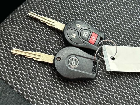 Used 2017 Nissan Versa SV image 32