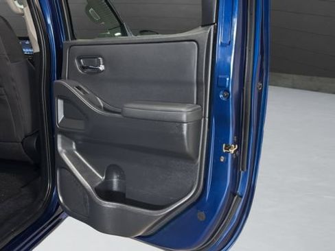 Used 2022 Nissan Frontier SV w/ Technology Package image 42